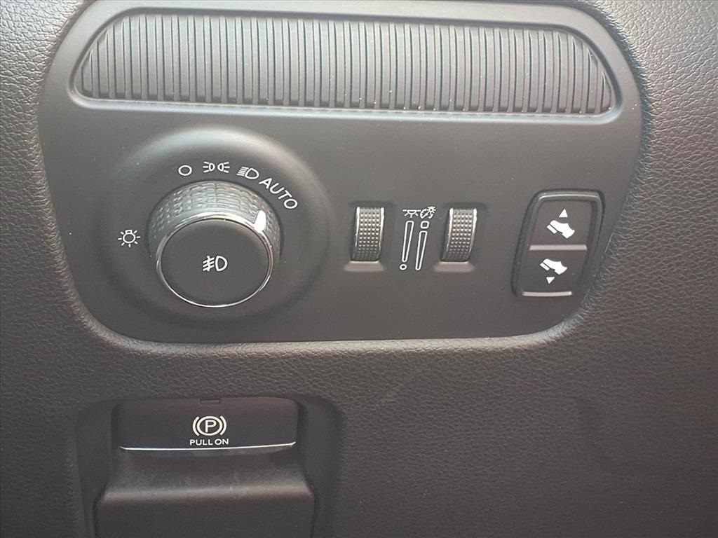 2022 Jeep Wagoneer Series II Gray at Community Kia