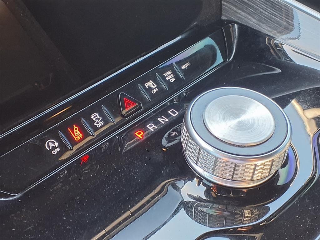 2022 Jeep Wagoneer Series II Gray at Community Kia