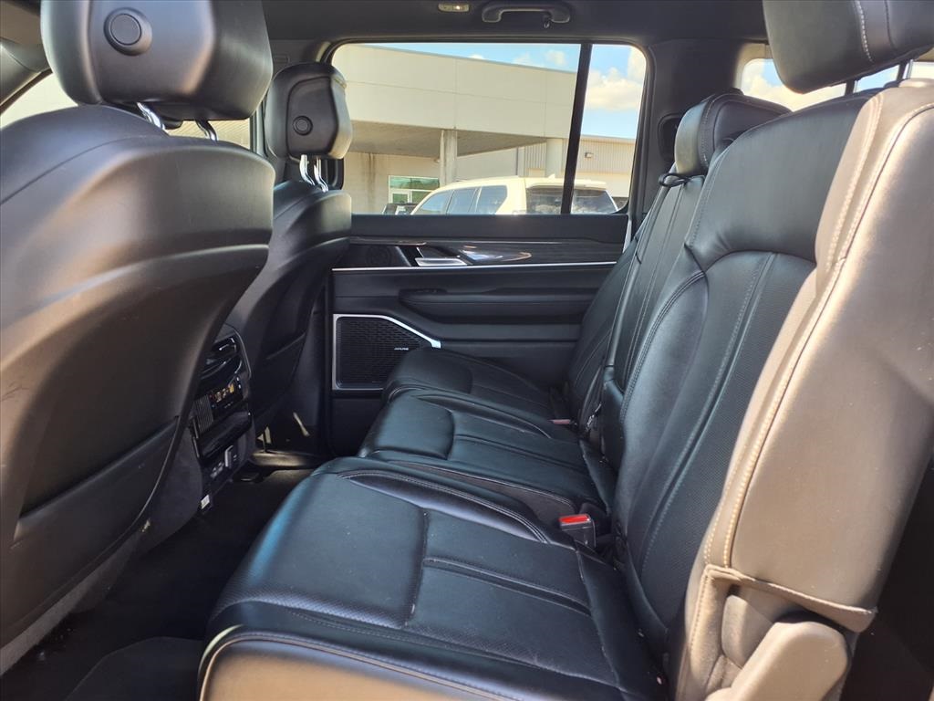 2022 Jeep Wagoneer Series II Gray at Community Kia