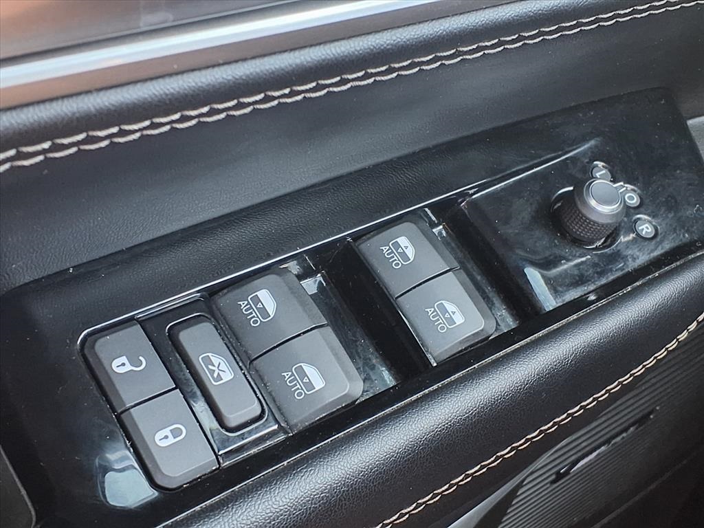 2022 Jeep Wagoneer Series II Gray at Community Kia