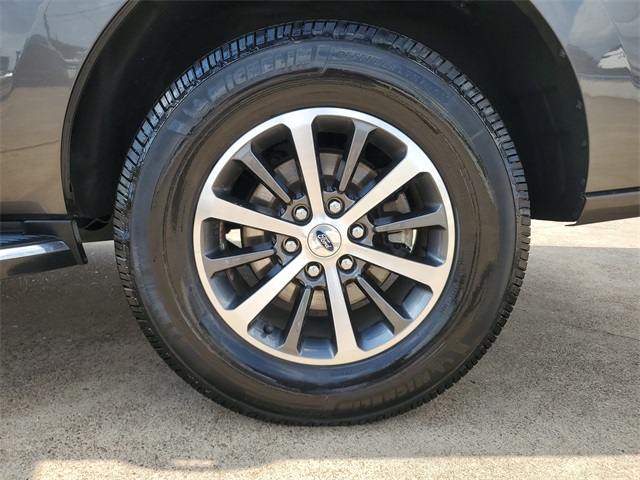 2021 Ford Expedition XLT Gray at Bravo Nissan