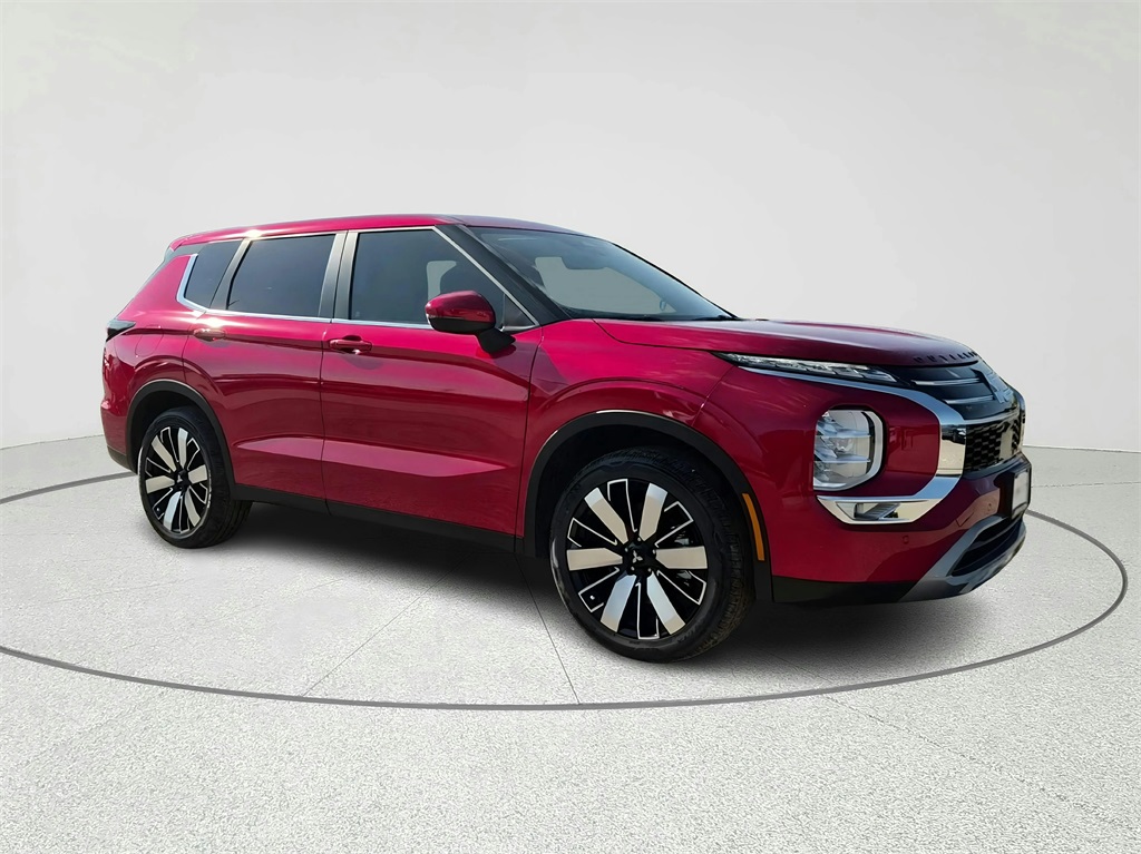 2025 Mitsubishi Outlander SE - 2