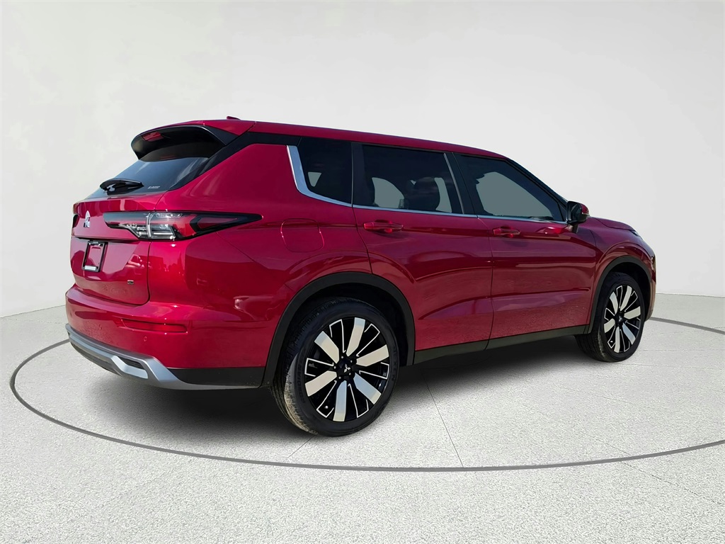 2025 Mitsubishi Outlander SE - 4