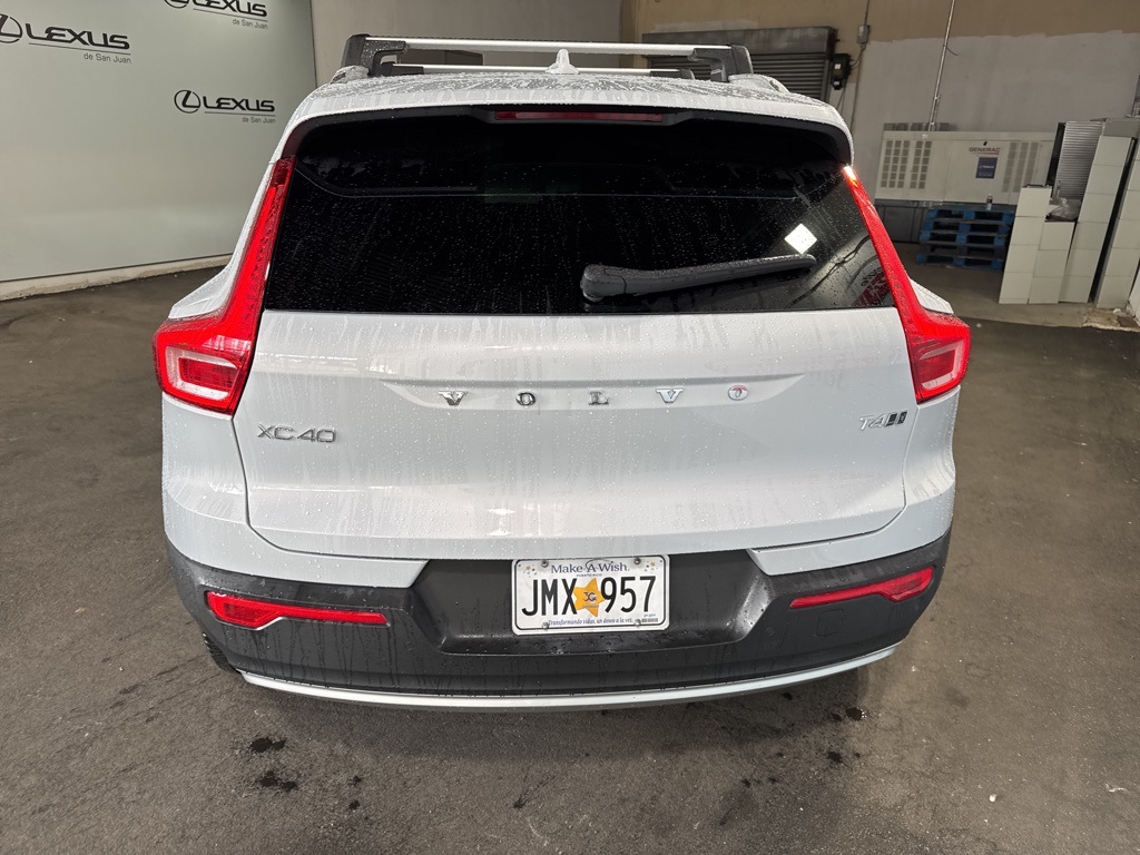 Thumbnail: 2020 Volvo XC40 - 16