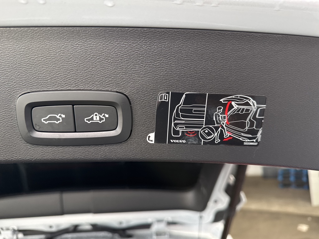 Thumbnail: 2020 Volvo XC40 - 19