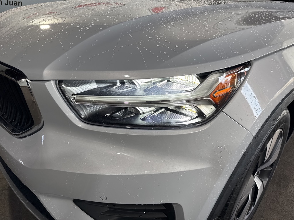 Thumbnail: 2020 Volvo XC40 - 2