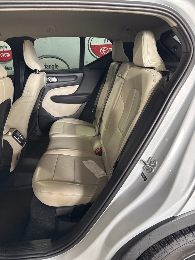 Thumbnail: 2020 Volvo XC40 - 21