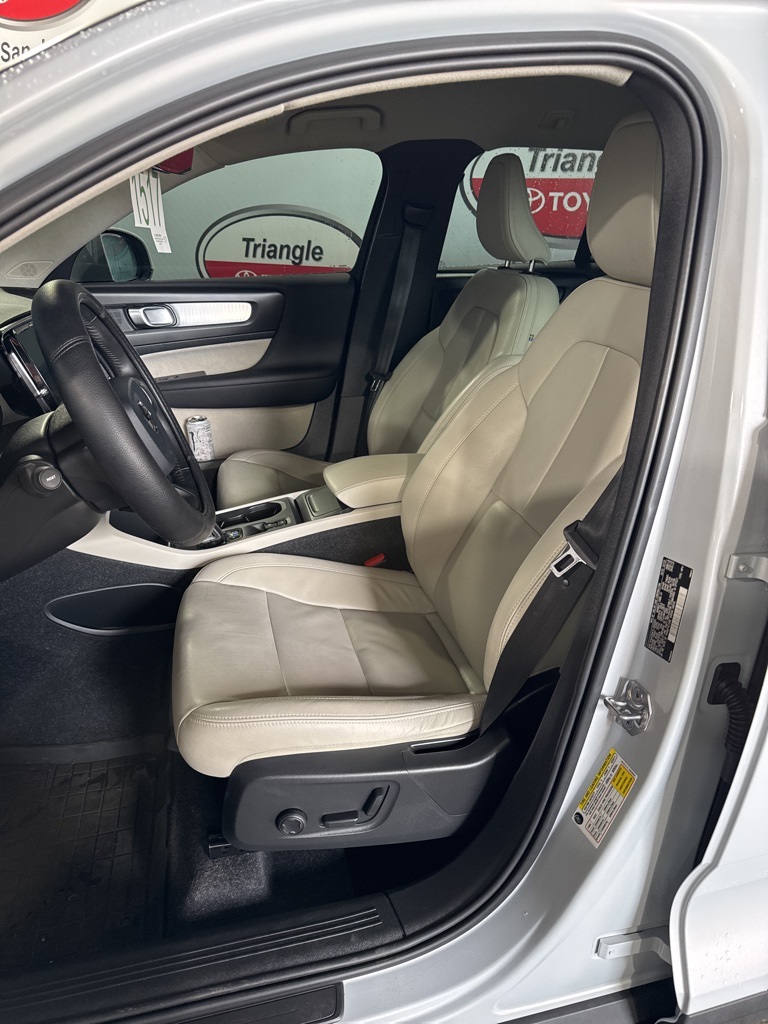 Thumbnail: 2020 Volvo XC40 - 27