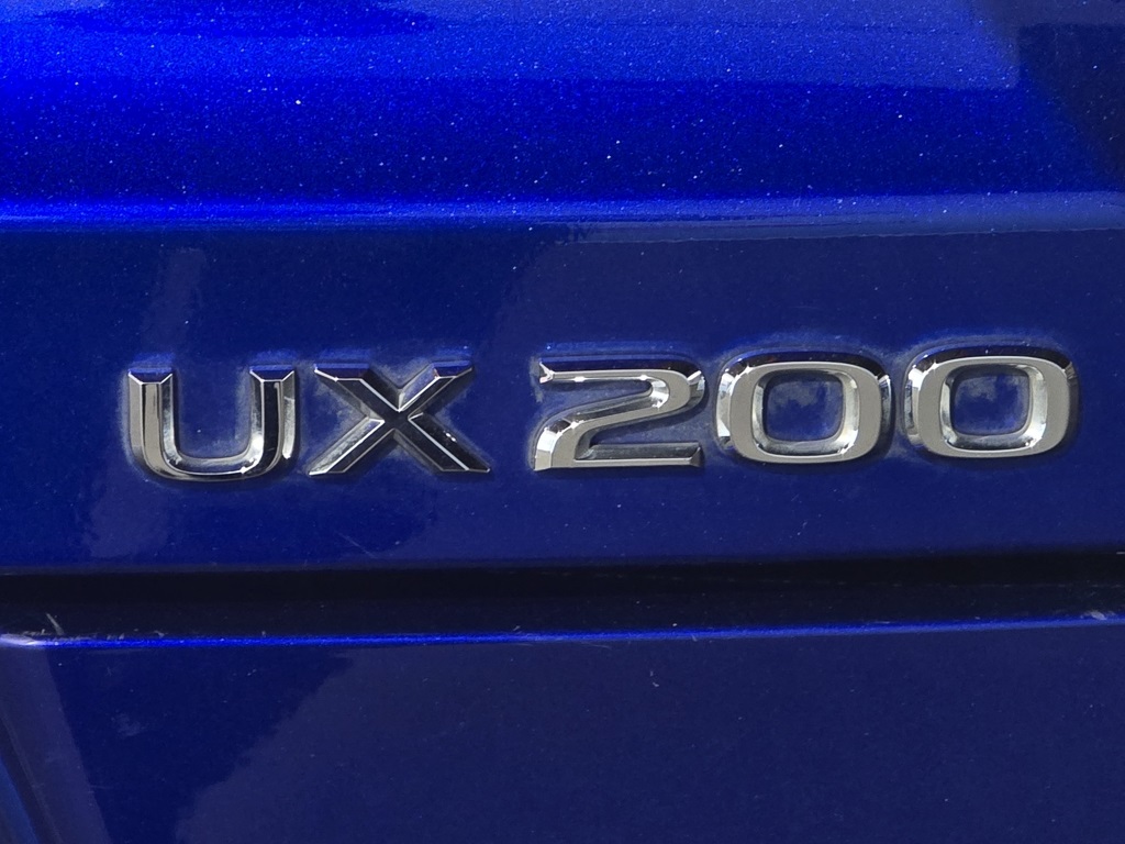 Thumbnail: 2021 Lexus UX - 11