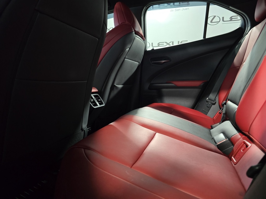 Thumbnail: 2021 Lexus UX - 26