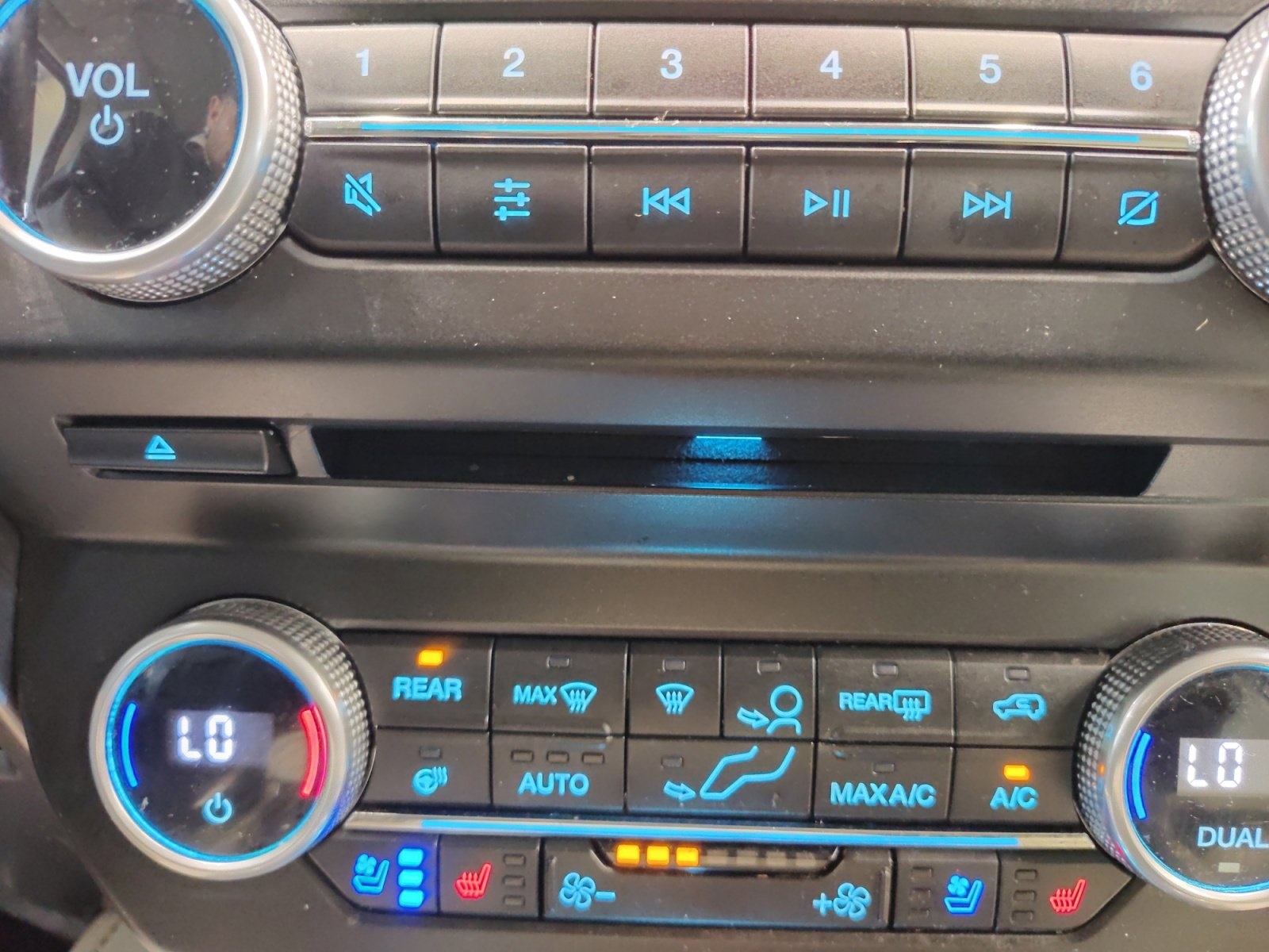 Used Car 2018 Ford Expedition Max  Platinum For Sale Under $30,000 In San Antonio, Texas