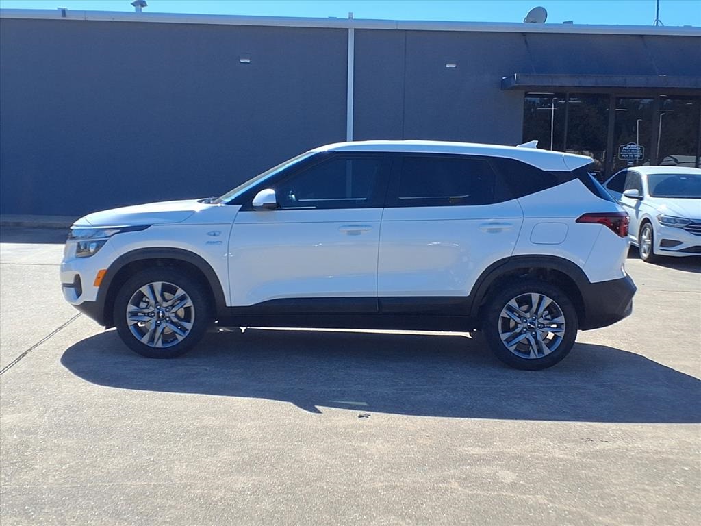 2023 Kia Seltos LX White at Bayshore Chrysler Jeep Dodge Ram