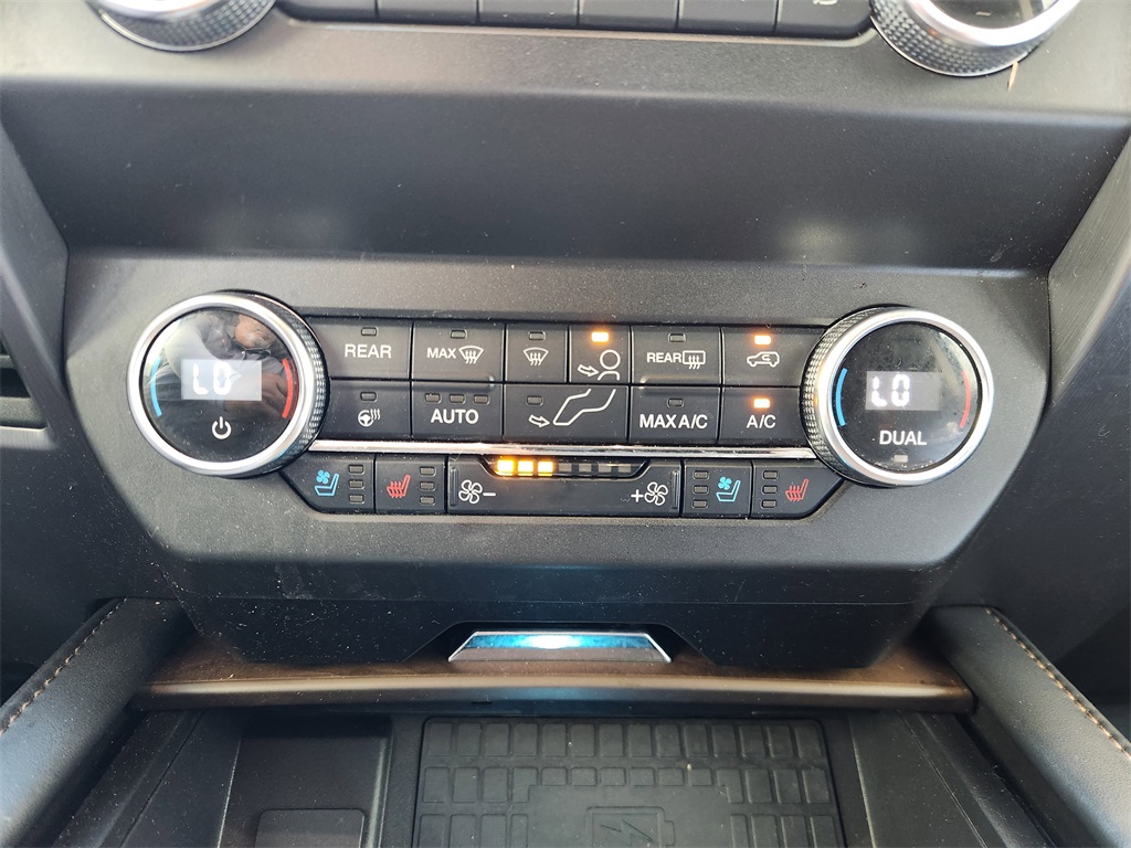 2020 Ford Expedition Platinum Black at Bravo Nissan