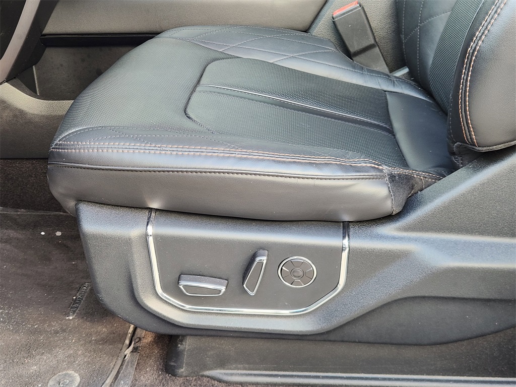 2020 Ford Expedition Platinum Black at Bravo Nissan