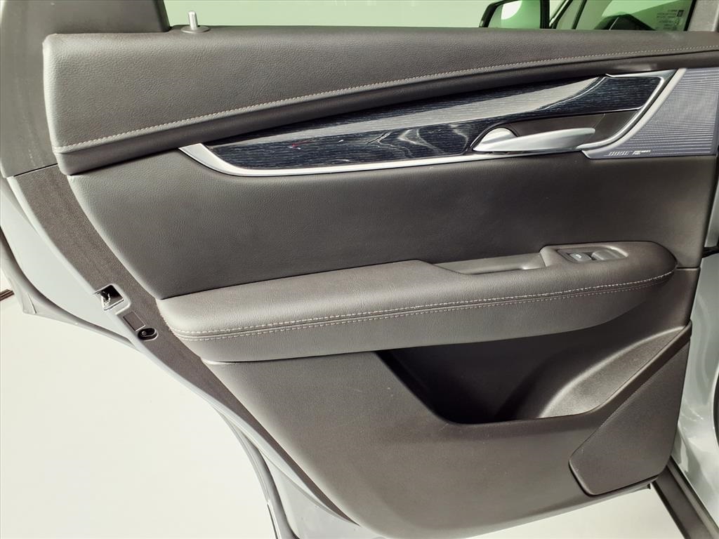 2025 Cadillac XT5 Premium Luxury - 4