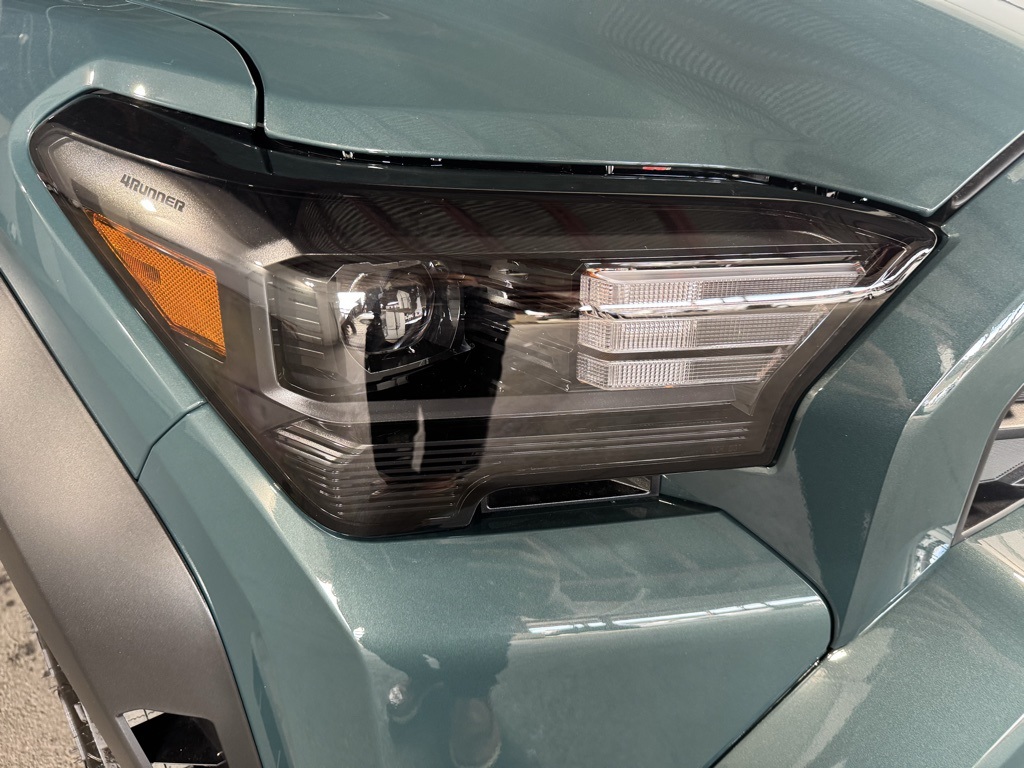 Thumbnail: 2025 Toyota 4Runner - 10