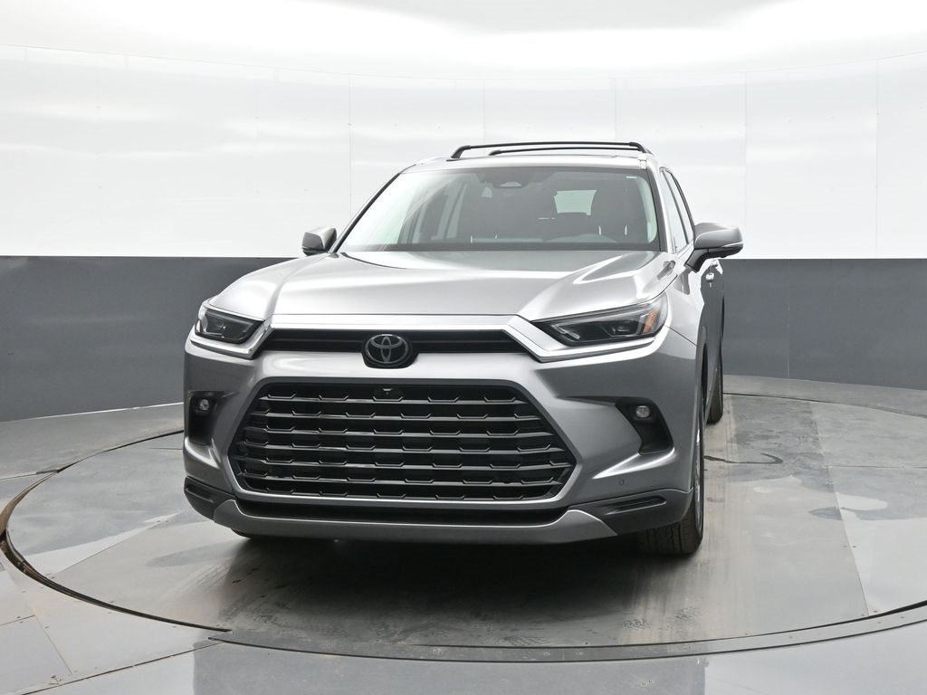 Used 2025 Toyota Grand Highlander Limited with VIN 5TDAAAB51SS077041 for sale in Kansas City