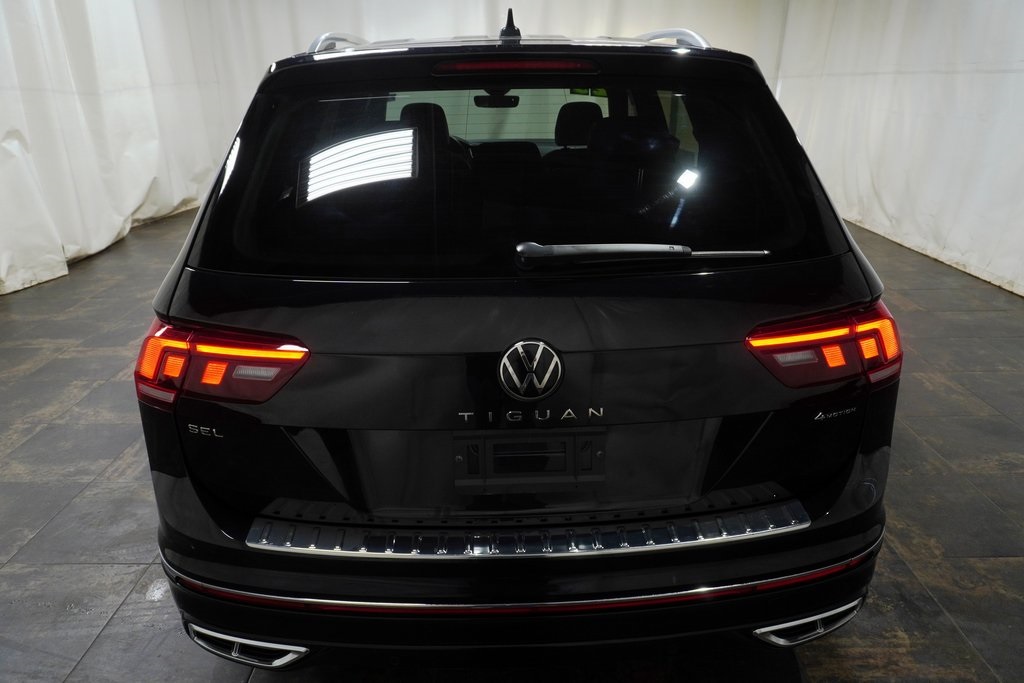 2023 Volkswagen Tiguan SEL R-Line Black photo 4