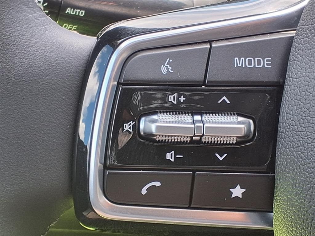 2025 Kia Sorento S - 10