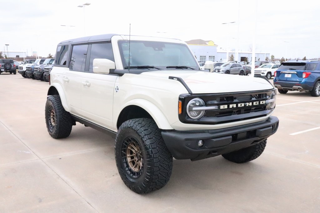 2025 Ford Bronco Outer Banks 4-Door 4WD