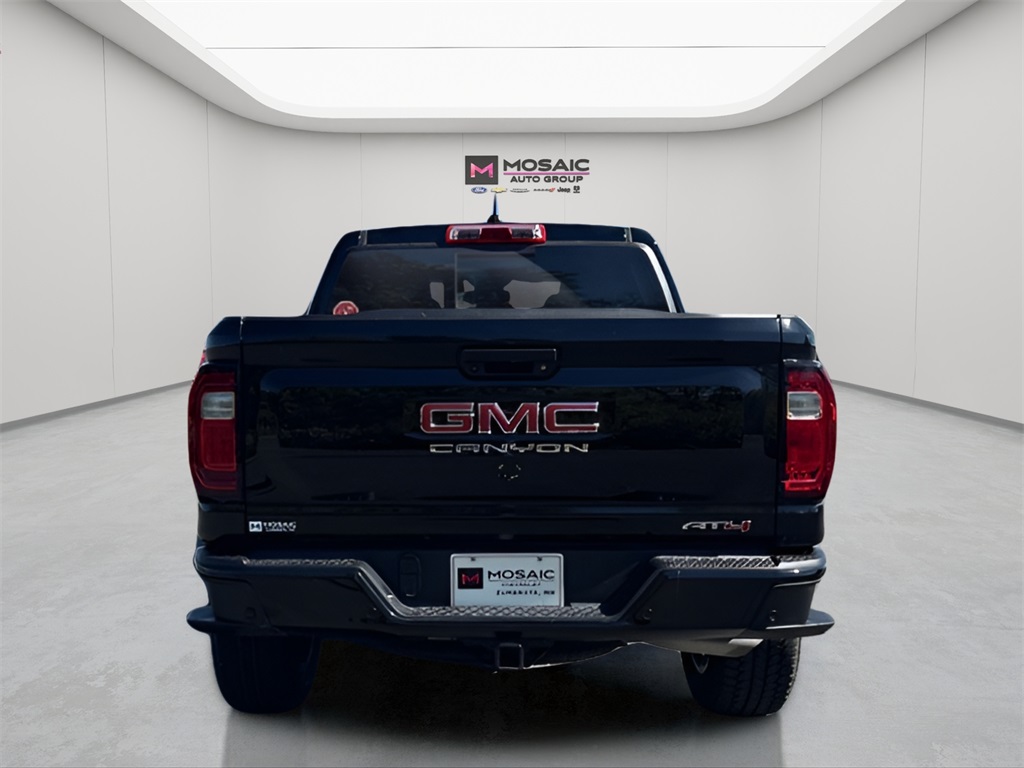 2024 GMC Canyon