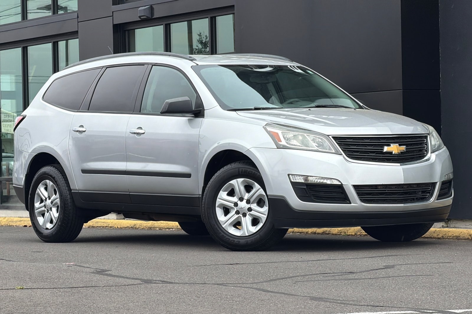 Used 2015 Chevrolet Traverse LS with VIN 1GNKRFKD4FJ231978 for sale in Salem, OR