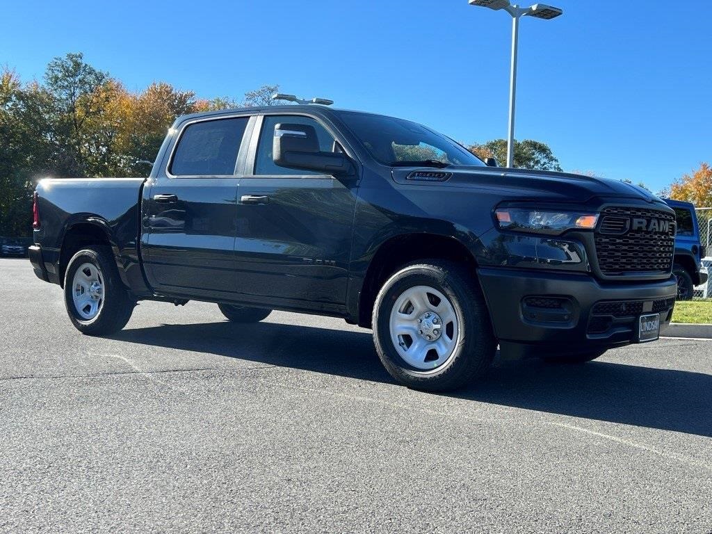 2025 RAM 1500 Tradesman Crew Cab 4WD