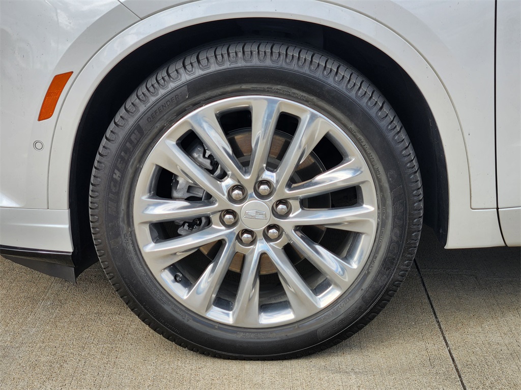 2022 Cadillac XT6 Premium Luxury White at AutoSavvy Houston Northwest