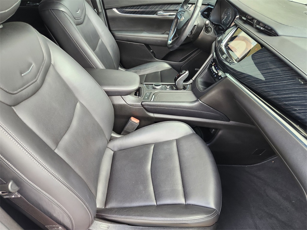 2022 Cadillac XT6 Premium Luxury White at AutoSavvy Houston Northwest