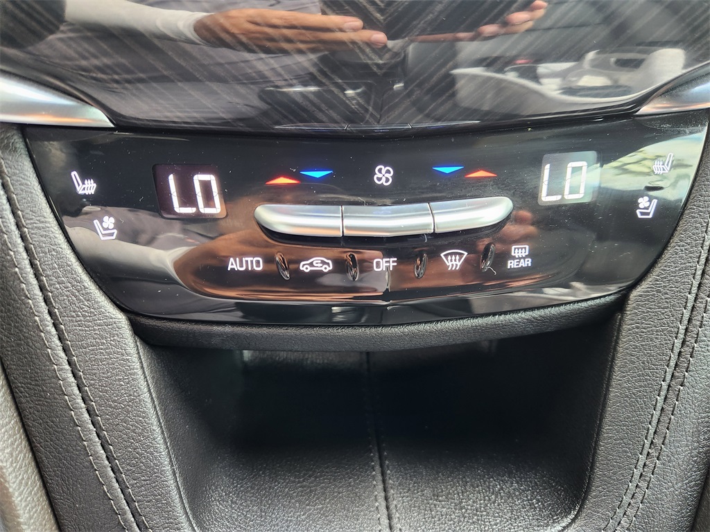 2022 Cadillac XT6 Premium Luxury White at AutoSavvy Houston Northwest