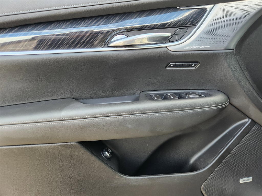 2022 Cadillac XT6 Premium Luxury White at AutoSavvy Houston Northwest