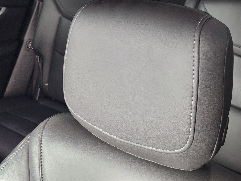 2022 Cadillac XT6 Premium Luxury White at AutoSavvy Houston Northwest