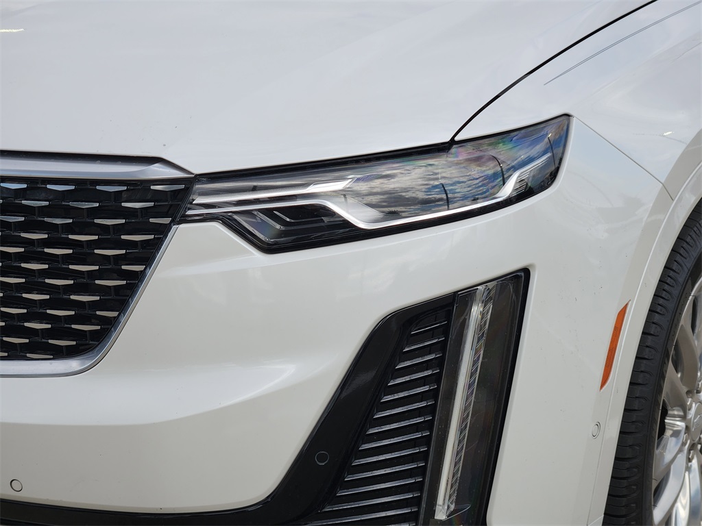 2022 Cadillac XT6 Premium Luxury White at AutoSavvy Houston Northwest