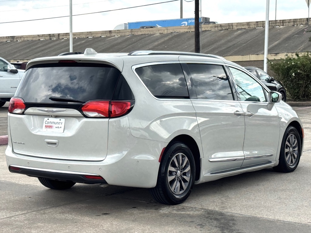 2019 Chrysler Pacifica Touring L Plus White at Durrett Motor Company