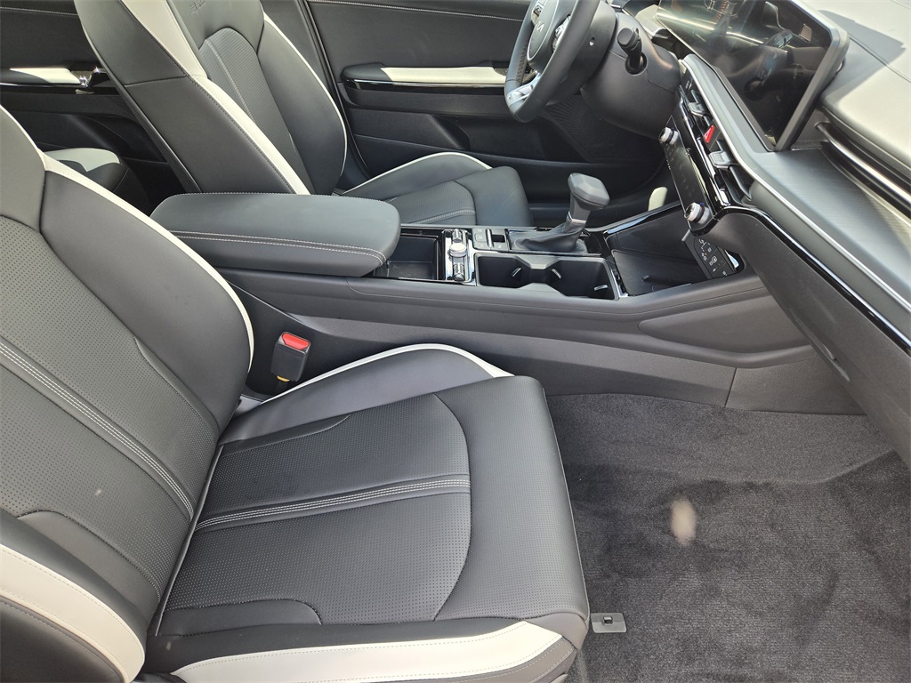 2025 Kia K5 GT-Line - 9