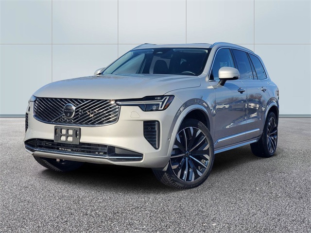 2025 Volvo XC90 B5 Plus Bright Theme 7-Passenger AWD