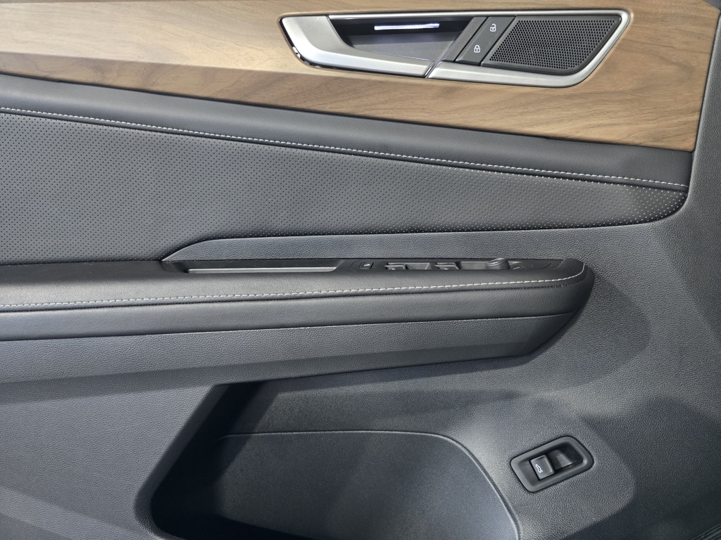 Thumbnail: 2024 Volkswagen Atlas - 12