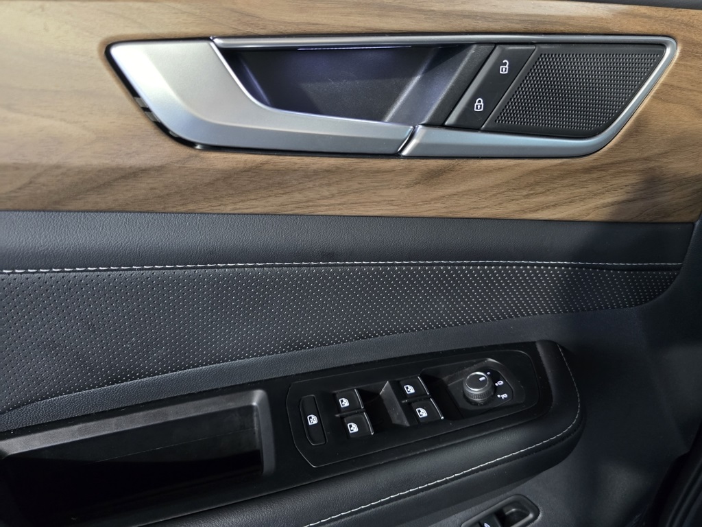 Thumbnail: 2024 Volkswagen Atlas - 13