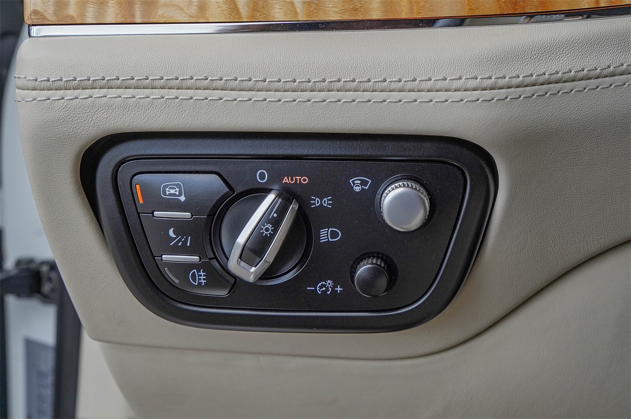 Used Car 2023 Bentley Bentayga  V8 For Sale Under $150,000 In Austin, Texas