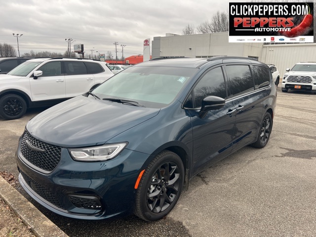 2025 Chrysler Pacifica Limited FWD