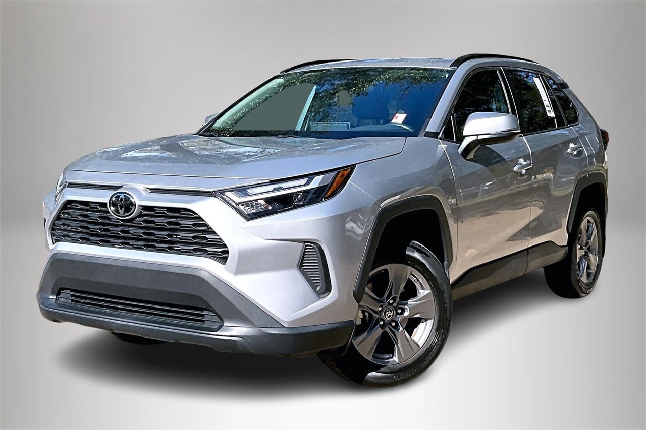 2024 Toyota RAV4 XLE FWD