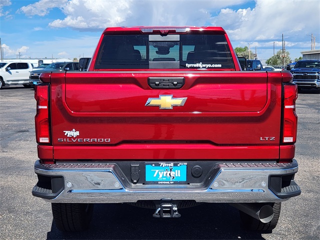 2025 Chevrolet Silverado 2500HD LTZ photo 4