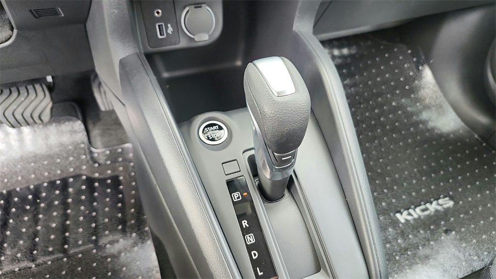 2025 Nissan Kicks Play