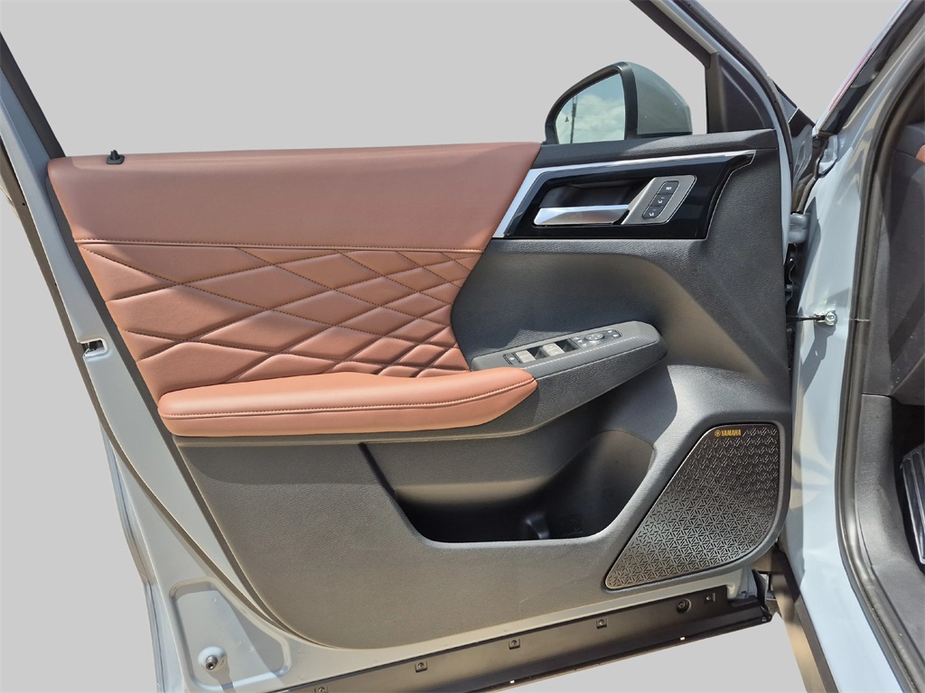 2025 Mitsubishi Outlander SEL Gray at Baytown Hyundai