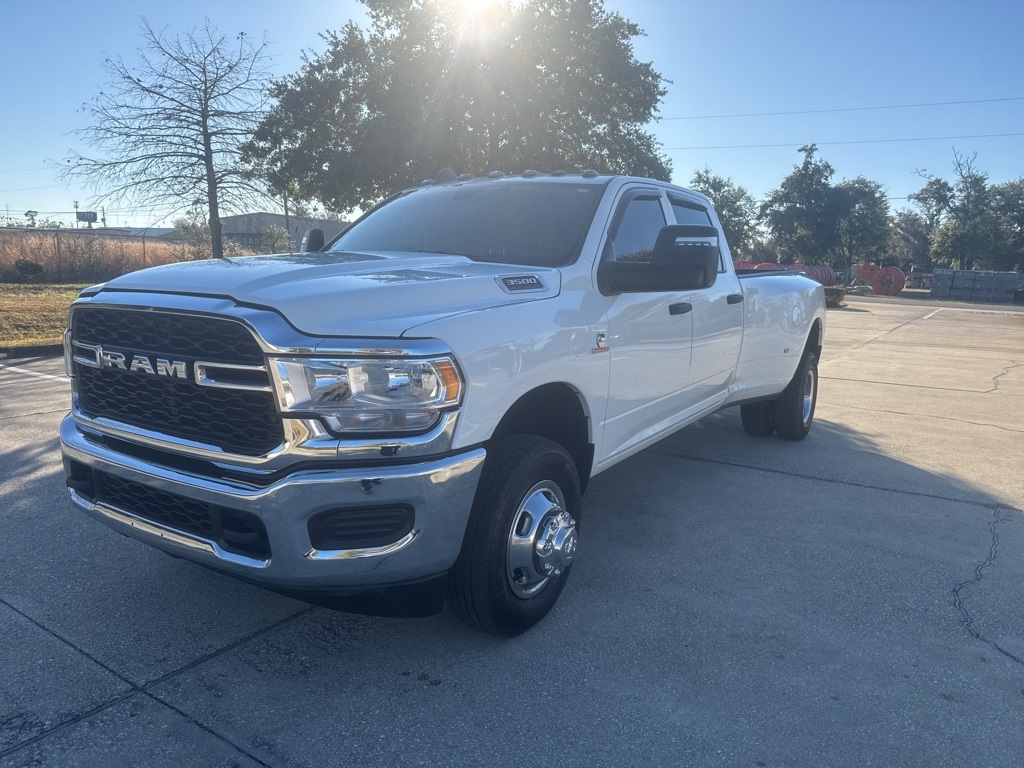 2024 RAM 3500 Tradesman Crew Cab LB DRW 4WD