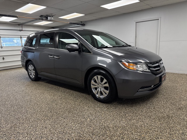 2016 Honda Odyssey SE photo 3