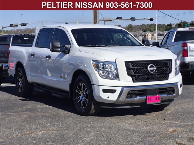 2024 Nissan Titan SV Crew Cab RWD