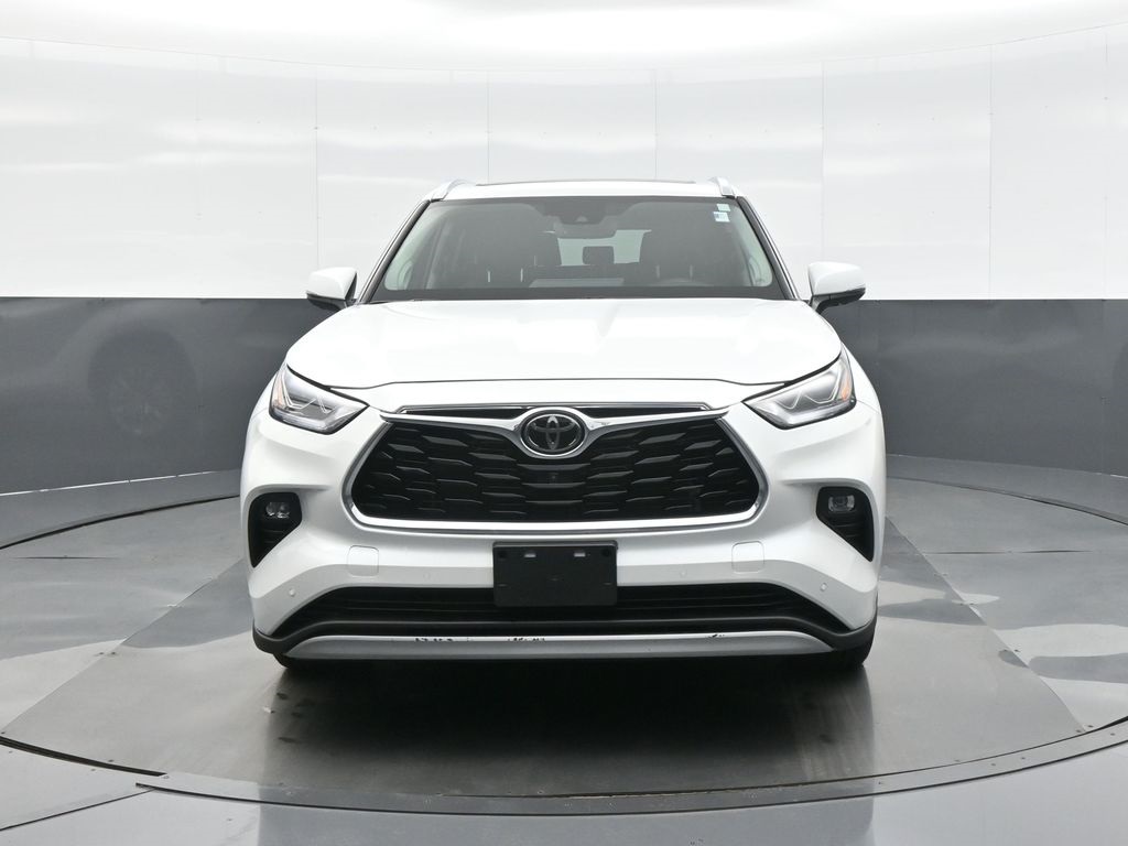 Certified 2022 Toyota Highlander Platinum with VIN 5TDFZRBH7NS236432 for sale in Kansas City