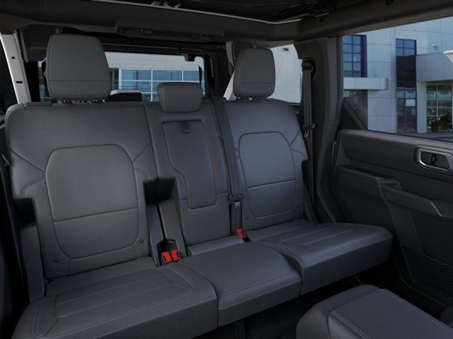 2025 Ford Bronco Outer Banks - 10