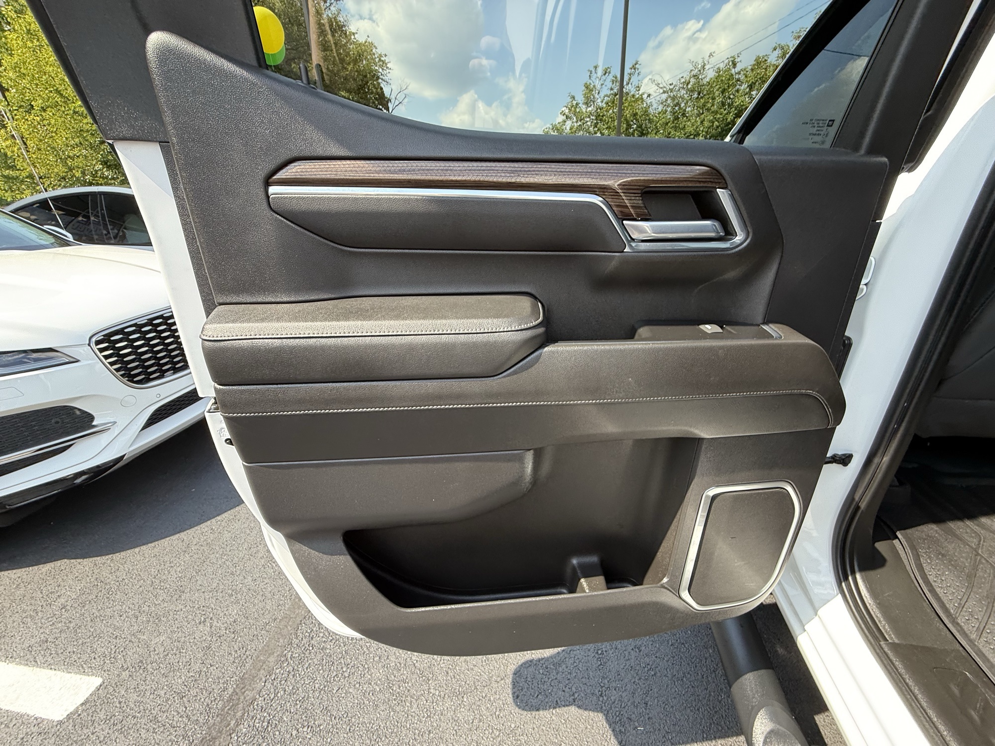 2023 Chevrolet Silverado 1500 RST photo 14